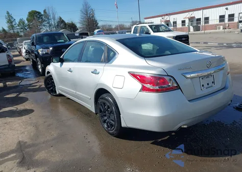 2015 Nissan Altima 2.5 S z USA, uszkodzony, nr VIN 1N4AL3AP0FC410464